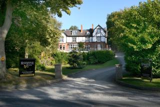 OYO Rayanne House Guest Accommodation - Holywood - 9