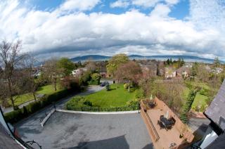 OYO Rayanne House Guest Accommodation - Holywood - 1