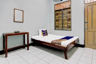 SPOT ON 94085 Hotel Agung - Purwokerto - 9