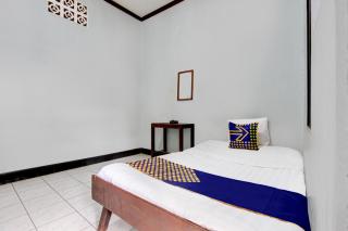 SPOT ON 94085 Hotel Agung - Purwokerto - 4