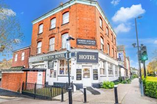 London Shelton Hotel, Finsbury Park - London - 0