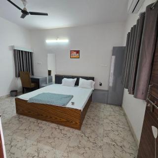 Leela home stay - Single room with washroom - Jabalpur - 8