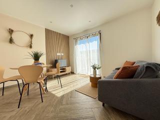 Champ de blé Apt neuf indépendant dans maison contemporaine plain pied décoration soignée tout confort terrasse aménagée, grand terrain parking privé à 15 mn de Caen et 10 mn deBayeux proche plages du débarquement - Loucelles - 3