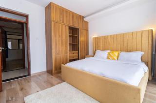 luxurious two bedroom apartment with well equipped gym ,heated swimming pool, ample parking space and a relaxing rooftop with amazing city views - Nairobi - 0