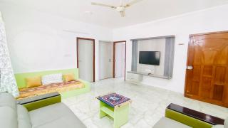 Spacious 2BHK Apartment with Kitchen in Malleshwaram - Bangalore - 9