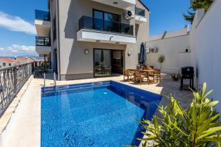 Sunny Bay Sutivan Apartment - 1