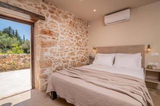 Villa Idalia Retreat by Villa Plus - Koiliomenos - 1