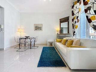 2 bedroom Forville. 8 mins from the Palais. 328 - Cannes - 6