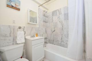 Four Bedroom Prime Furnished Rental - New York - 9