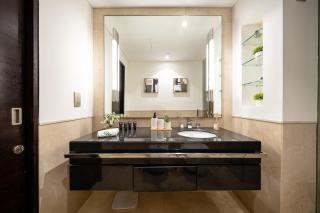 JW Marriott Marina By Luxe Living Collection - Wane By Somiya Infinity Pool - 2