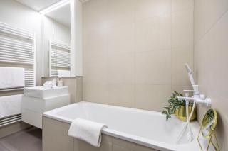 ALURE RESIDENCES 13 & 24h self check-in, fireplace,private parking in front of the apartment building included, new building, green area with meadows and forests - Banská Bystrica - 1