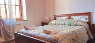 Casa Vacanze Iris e Aurora - Monti di Licciana Nardi - 4