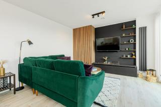 Magnificent New Cross 2BR Penthouse with Balcony and Views - 4