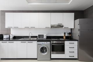 Maison Privee - Sleek Stay in Dubai Marina Famous Twisting Tower - 1