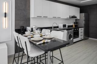 Maison Privee - Sleek Stay in Dubai Marina Famous Twisting Tower - 4