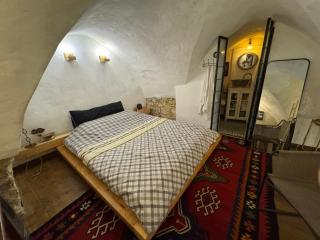 Jaffa Unique gallery on the sea and flea market - 7