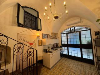 Jaffa Unique gallery on the sea and flea market - 1