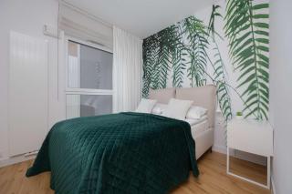 Modern Apartment with Air Conditioning and Parking Near the PGE Stadium in Warsaw by Noclegi Renters - Varsavia - 9