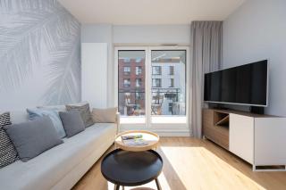 Modern Apartment with Air Conditioning and Parking Near the PGE Stadium in Warsaw by Noclegi Renters - Varsavia - 2