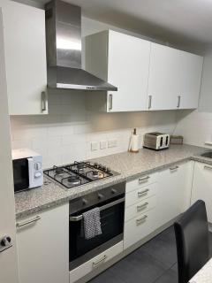 Two bedroom apartment set in communal gardens - Verwood - 5