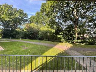 Two bedroom apartment set in communal gardens - Verwood - 8