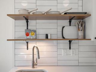 CozySuites NLG - Modern 2BR condo #23 - 2