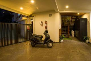 Alaya Stays Evara Serene Pet-friendly 4-BHK Hill Retreat With Balcony, Fireplace & Scenic Views - 1