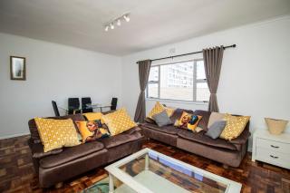 Mountain View Coastal Retreat - Strand - 2