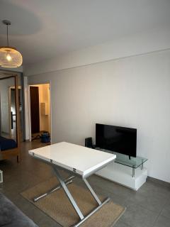 Grand Studio avec Coin Nuit et Parking - Saint-Laurent-du-Var - 9