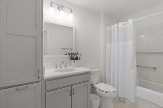Spacious Golf Retreat-2 King Beds-Golf Cart- Full Kitchen & TVs in Every Room - Sumterville - 5