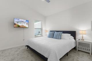 Spacious Golf Retreat-2 King Beds-Golf Cart- Full Kitchen & TVs in Every Room - Sumterville - 8