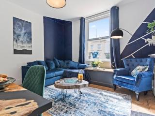BS6 5 bedroom 10 beds parking - Bristol - 0