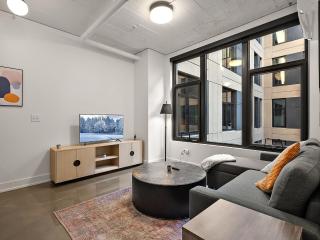 CozySuites NLG with pool bowling alley sauna #09 - Minneapolis - 0