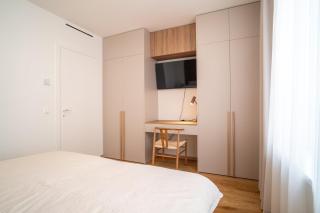 Elegant 2-bedroom Apartment - Bratislava - 8