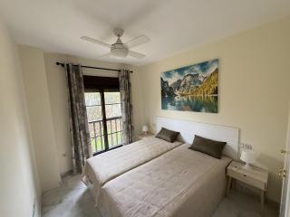 Modern 2 bedroom apartment - Hacienda Del Sol - Estepona - 3