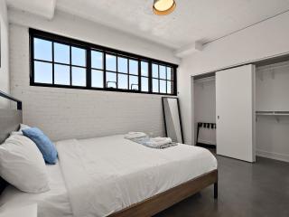 CozySuites NLG with pool bowling alley sauna #13 - Minneapolis - 4