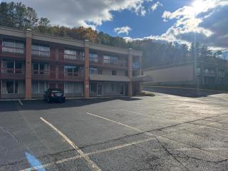 OYO Hotel Harriman near I-40 - Harriman - 6