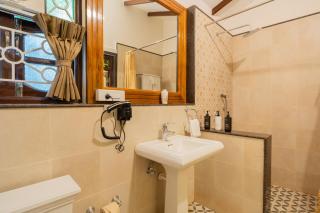 Alaya Stays Casa do Mar - Heritage Portuguese 4 BHK Villa Near Calangute Beach - 5