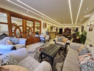 Luxurious 3-Bedroom Dokki Apartment Downtown - Ideal Location Downtown Giza - Kairo - 0