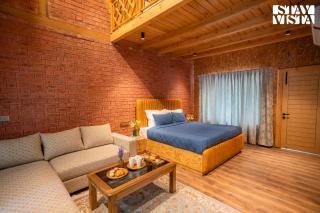 StayVista at Frozen Fall at Dewdrop Cottages with BBQ & Bonfire - Gulmarg - 3
