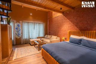StayVista at Frozen Fall at Dewdrop Cottages with BBQ & Bonfire - Gulmarg - 2