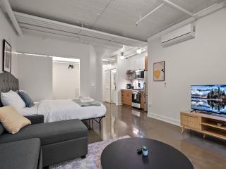 CozySuites NLG with pool bowling alley sauna #17 - Minneapolis - 7