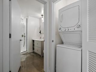 CozySuites NLG - Modern studio condo #22 - Minneapolis - 1
