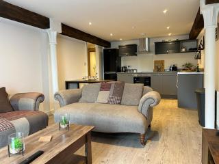 The Maltings - Contemporary 2 bedroom apartment with en-suite - 4