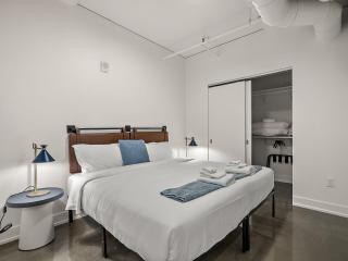 TWO CozySuites NLG with pool bowling alley sauna #23 & 24 - Minneapolis - 0