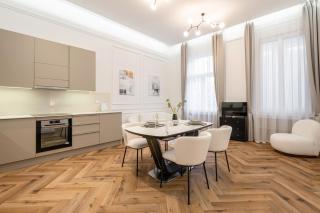 Lázár 16 - Budapest Royal Opera Suite, Best Location by BQA - Budapest - 7
