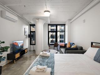 CozySuites NLG - Modern studio condo #18 - 0