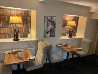 OYO Cocketts Hotel - Hawes - 7