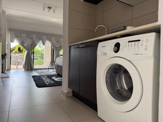 Dainfern Cozy Condo - 8