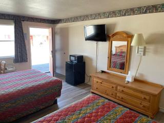 Motel 7 By OYO Near Phoenix Airport - Mesa - 8
